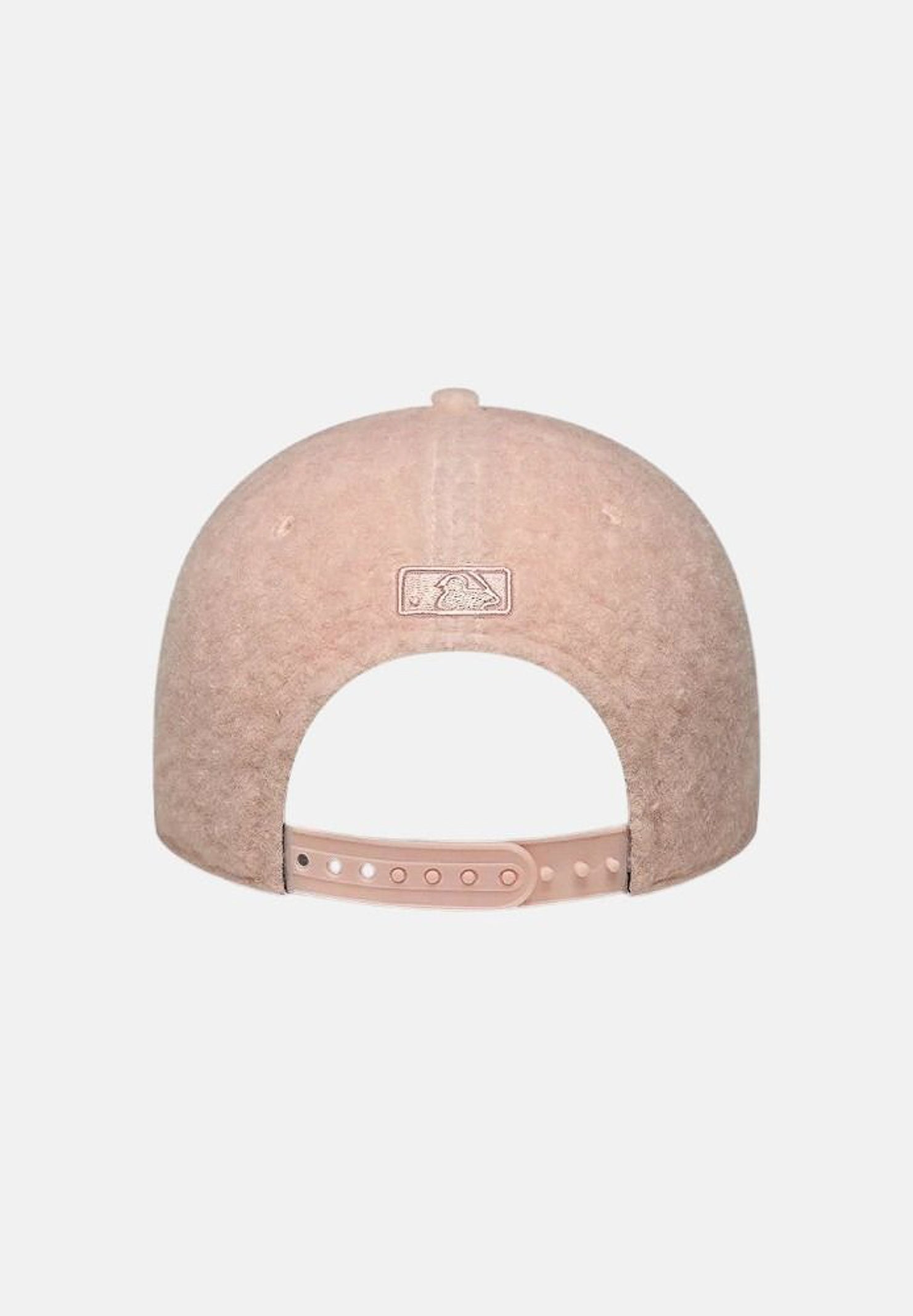 NEW ERA Cappello con visiera  9FORTY  rosa antico per donna con logo NY ricamato in rilievo. 60915792 . NEW ERA 