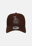 NEW ERA Cappello 9FORTY E-FRAME LA DODGERS MLB TEAM OUTLINE Brown marrone per uomo e donna, con logo LA ricamato, visiera curva e chiusura snapback. 60960248 . NEW ERA 