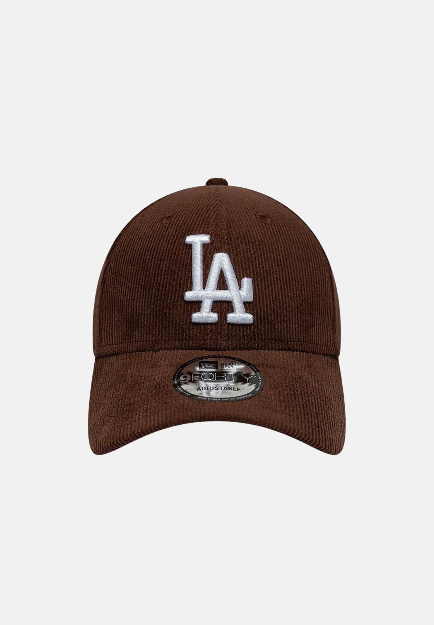 NEW ERA Cappello 9FORTY LA DODGERS MLB CORD Brown marrone per uomo e donna in velluto a coste, con logo LA bianco, visiera curva e chiusura snapback.<BR/> 60960308 . NEW ERA 