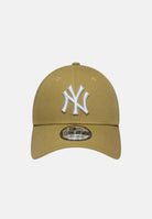 NEW ERA Cappello 9FORTY MLB LEAGUE ESSENTIAL NEW YORK YANKEES Green verde oliva per uomo e donna con logo NY bianco, visiera curva e strapback. 60960341 . NEW ERA 