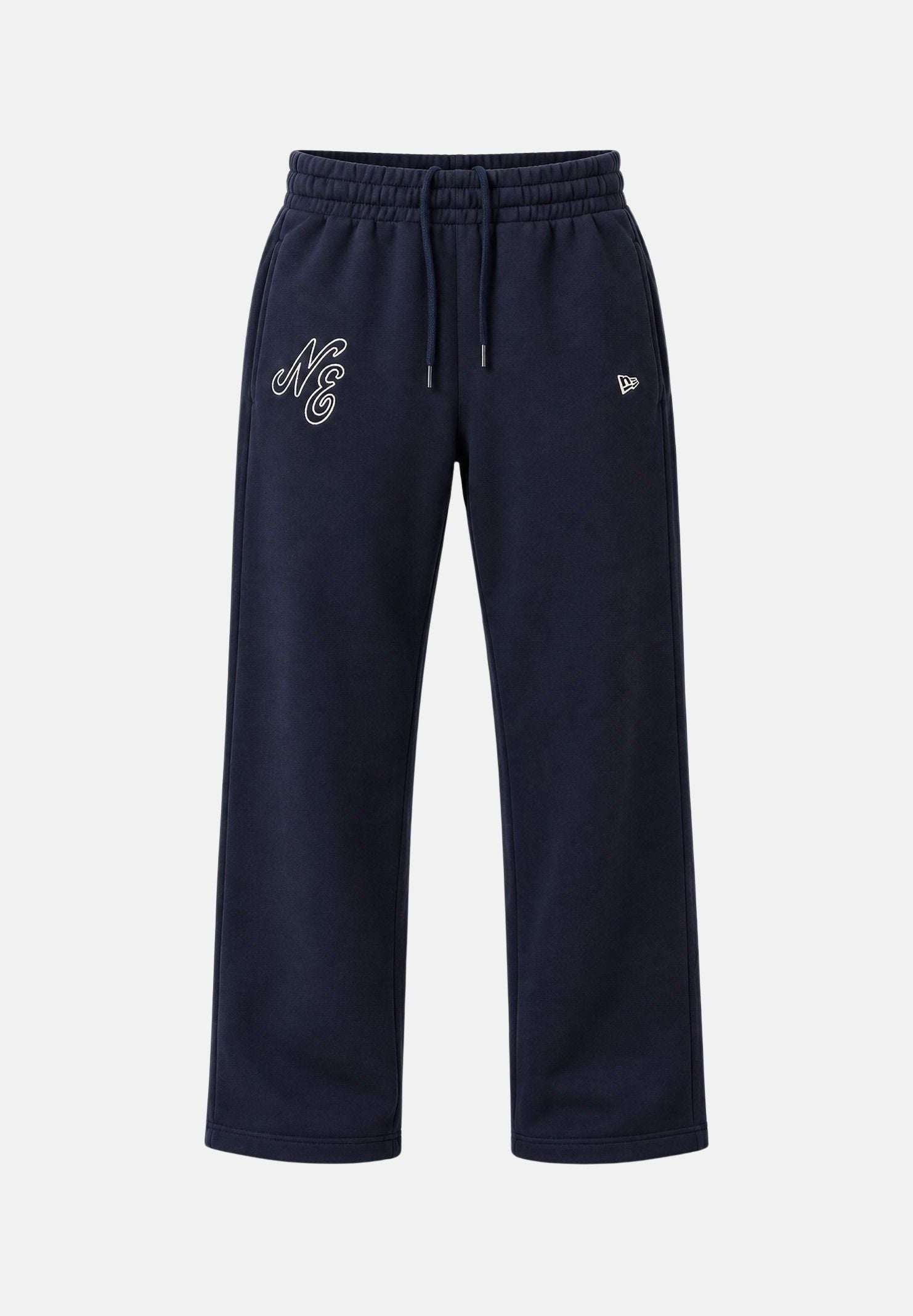 NEW ERA pantaloni STRAIGHT LEG JOGGERS blu navy da uomo e donna, in misto cotone, con coulisse, gamba dritta, tasche e loghi ricamati. 60960426 . NEW ERA 