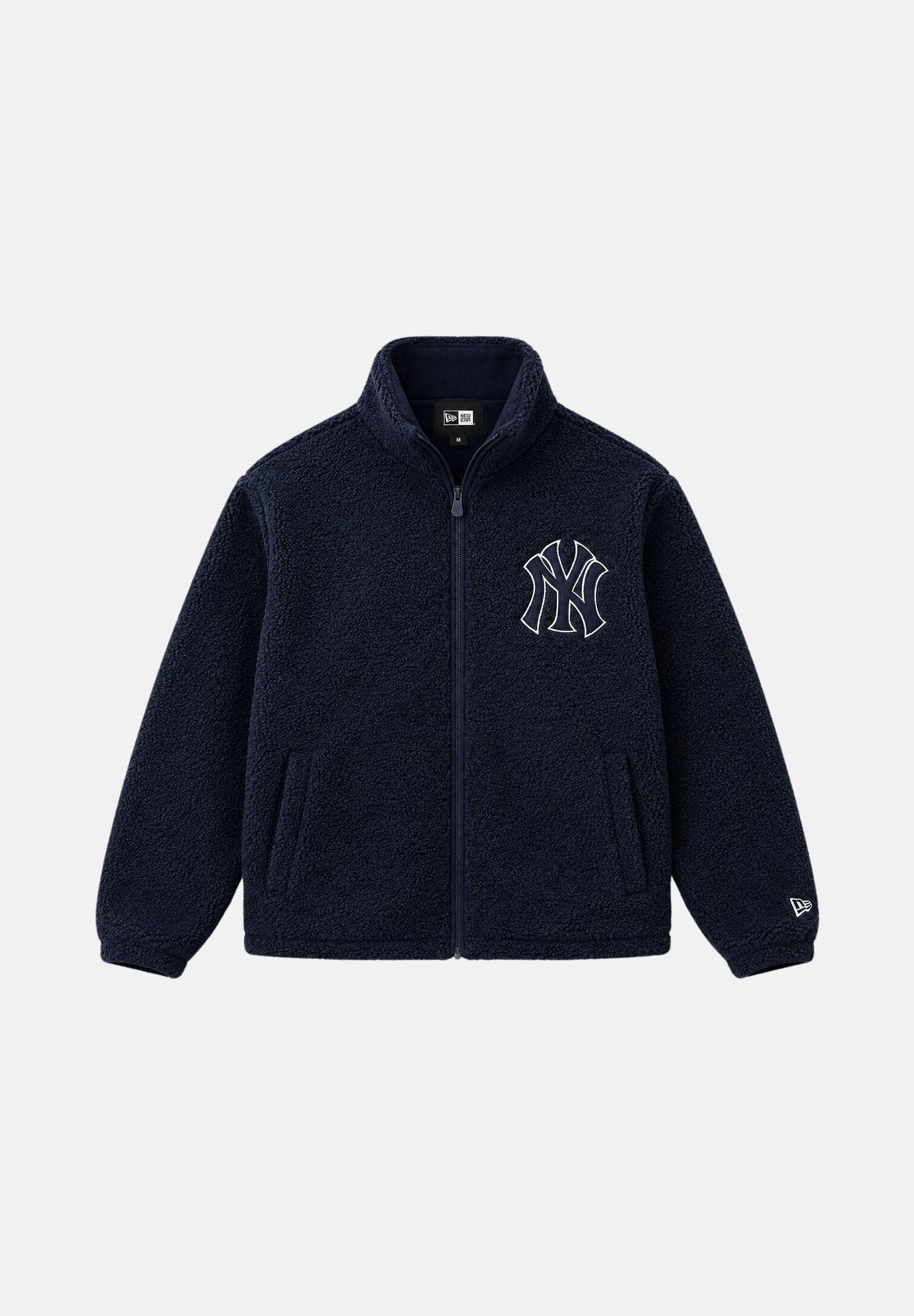 NEW ERA Giubbotto SHERPA NEW YORK YANKEES Dark Blue blu scuro per uomo e donna, in pile sherpa con zip frontale, collo alto e logo NY. 60960451 . NEW ERA 
