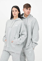 NIKE Felpa SPORTSWEAR con cappuccio  grigia per uomo e donna BV2654 063 NIKE 