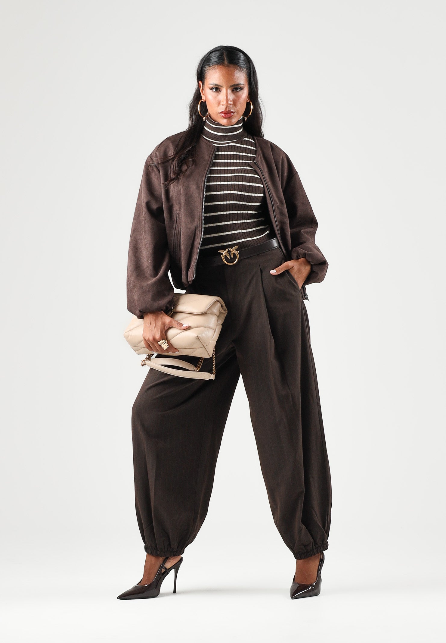 ONLY Dolcevita basico marrone per donna con collo alto e righe orizzontali a contrasto. 15165075 COBE ONLY 