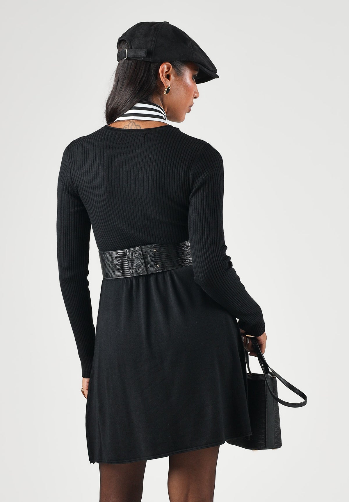 ONLY Abito corto A COSTA nero per donna con scollo rotondo e gonna svasata. 15185761 BL ONLY 