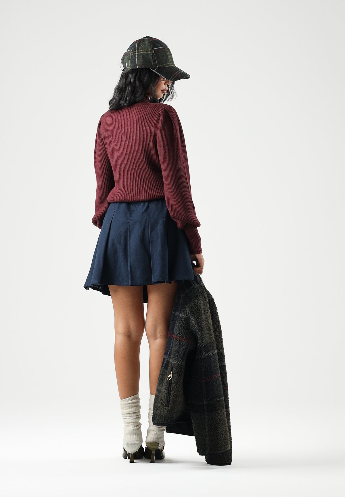 ONLY Dolcevita bordeaux per donna con maniche a palloncino e costine sottili. 15232494 FI ONLY 