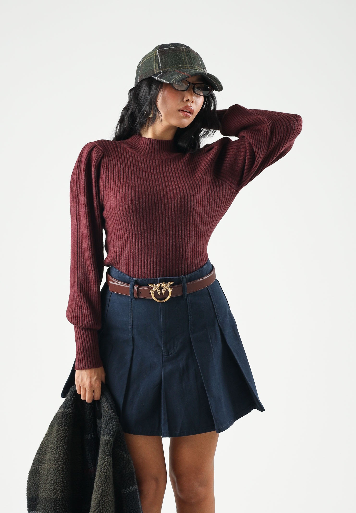 ONLY Dolcevita bordeaux per donna con maniche a palloncino e costine sottili. 15232494 FI ONLY 