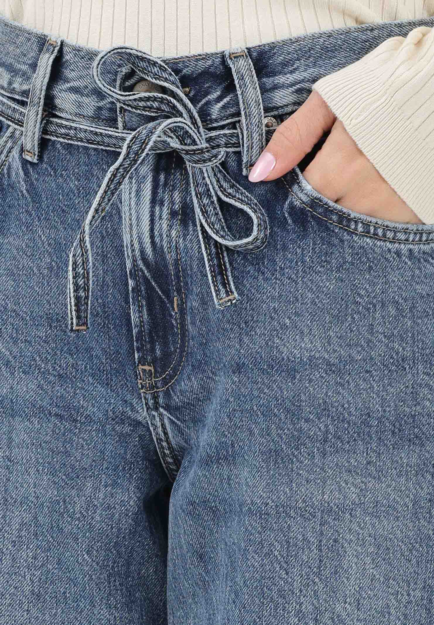 ONLY Jeans in denim blu medio da donna dal lavaggio leggermente vissuto 15325796 MEBL ONLY 