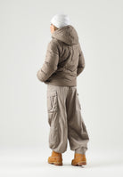 ONLY Piumino ONLCLAIR tortora da donna con pratico cappuccio integrato e trapuntatura geometrica 15373797 WA ONLY 