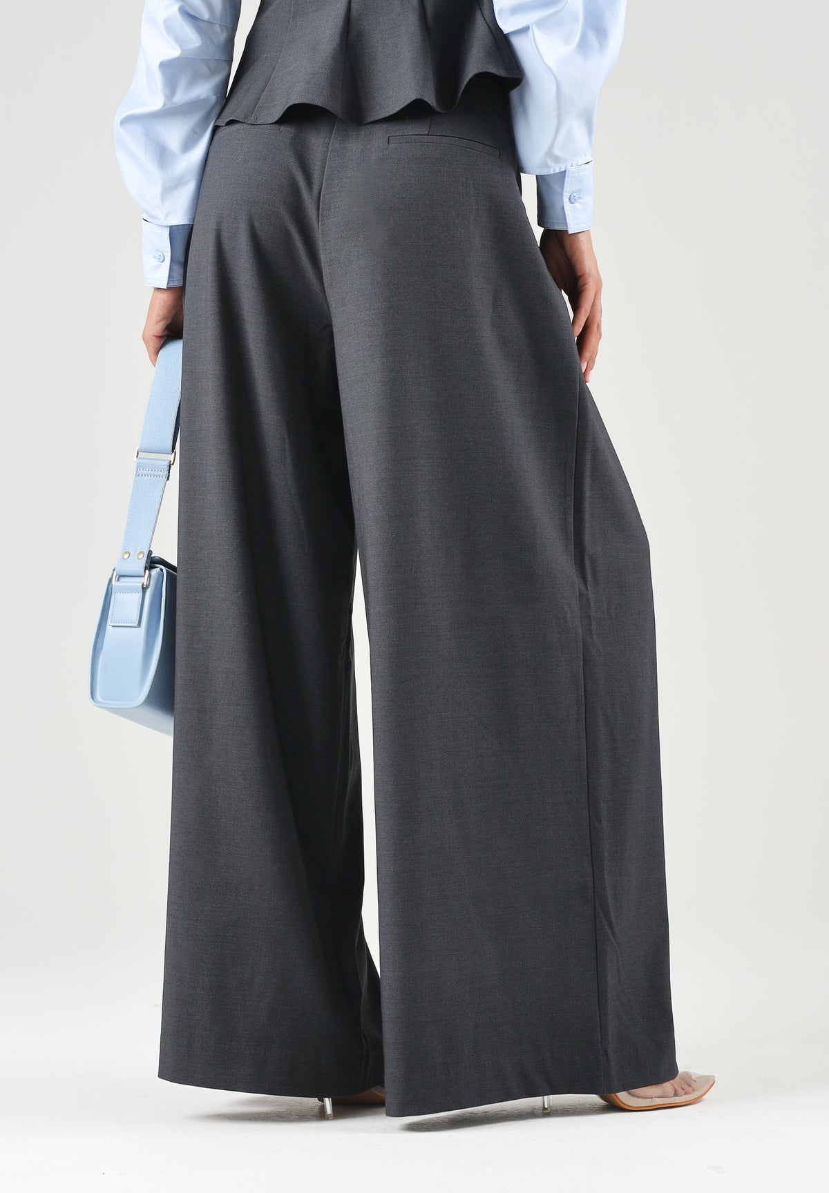ONLY Pantalone ampio dark melang-grigio scuro per donna in tessuto fluido con elastico in vita. 15378692 DAGR ONLY 