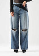 ONLY Jeans ONLBELLE blu denim medio da donna con inserto in pizzo asimmetrico e strappi decorativi 15381848 MEBL ONLY 