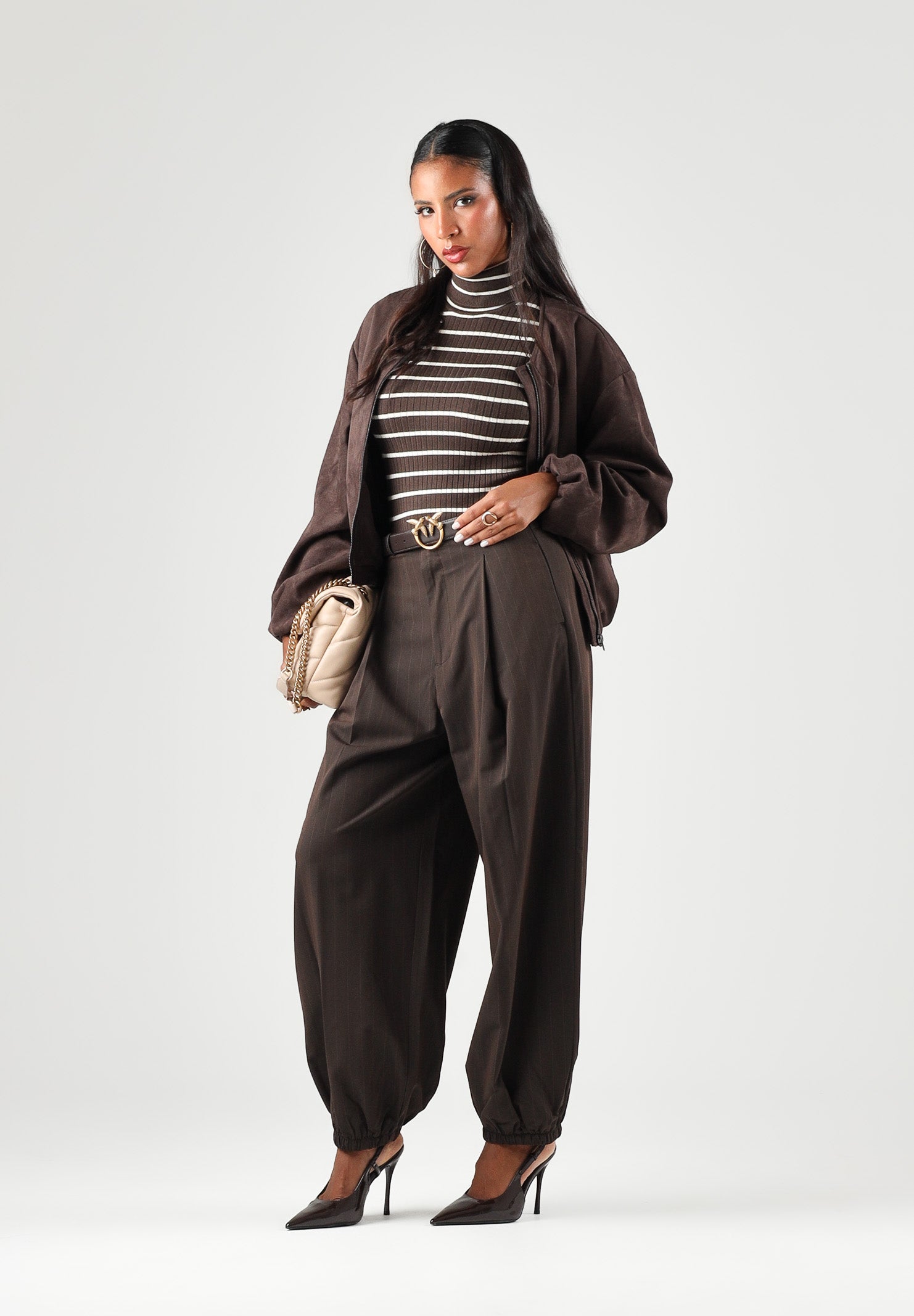 ONLY Pantaloni ONLSUSIE tortora scuro da donna con gamba ampia e fondo raccogliesse 15383650 MOPU ONLY 