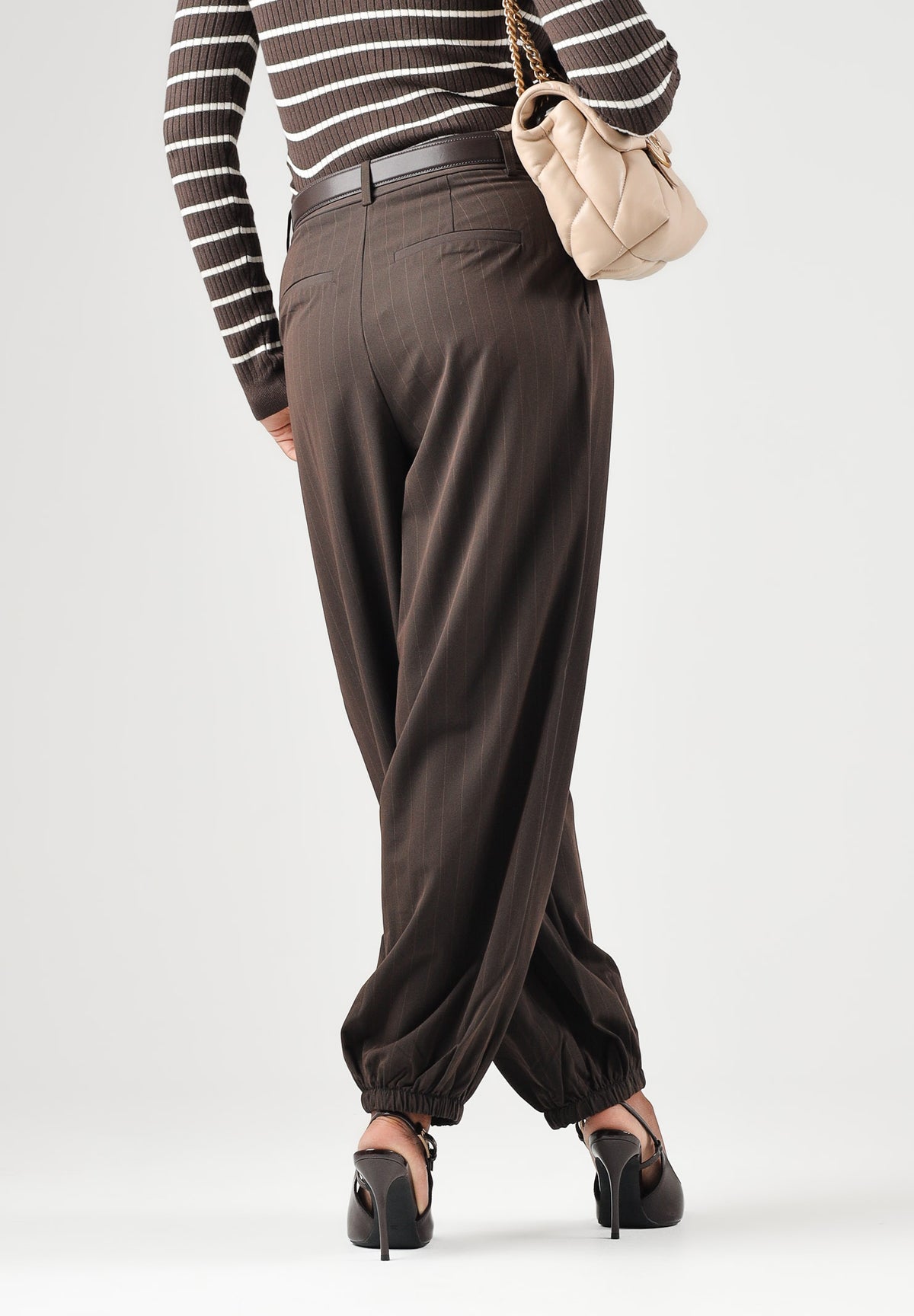 ONLY Pantaloni ONLSUSIE tortora scuro da donna con gamba ampia e fondo raccogliesse 15383650 MOPU ONLY 