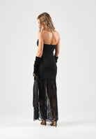 ONLY Abito lungo ONLMAPLE Black DTM Lace nero da donna, con corpetto aderente a fascia senza spalline e gonna lunga in pizzo semitrasparente con delicata fantasia floreale. 15383944 BLDTC ONLY 