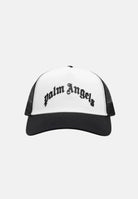 PALM ANGELS Cappello TRUCKER Black White nero e bianco per uomo e donna, con retro in rete, visiera curva e logo gotico in rilievo. BK00CMZ1123 V1 PALM ANGELS 
