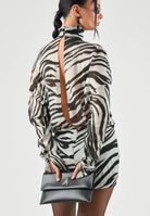 PATRIZIA PEPE Abito mini animalier bianco e nero da donna con motivo zebrato e drappeggio laterale. 2A0051C0279 J373 PATRIZIA PEPE 