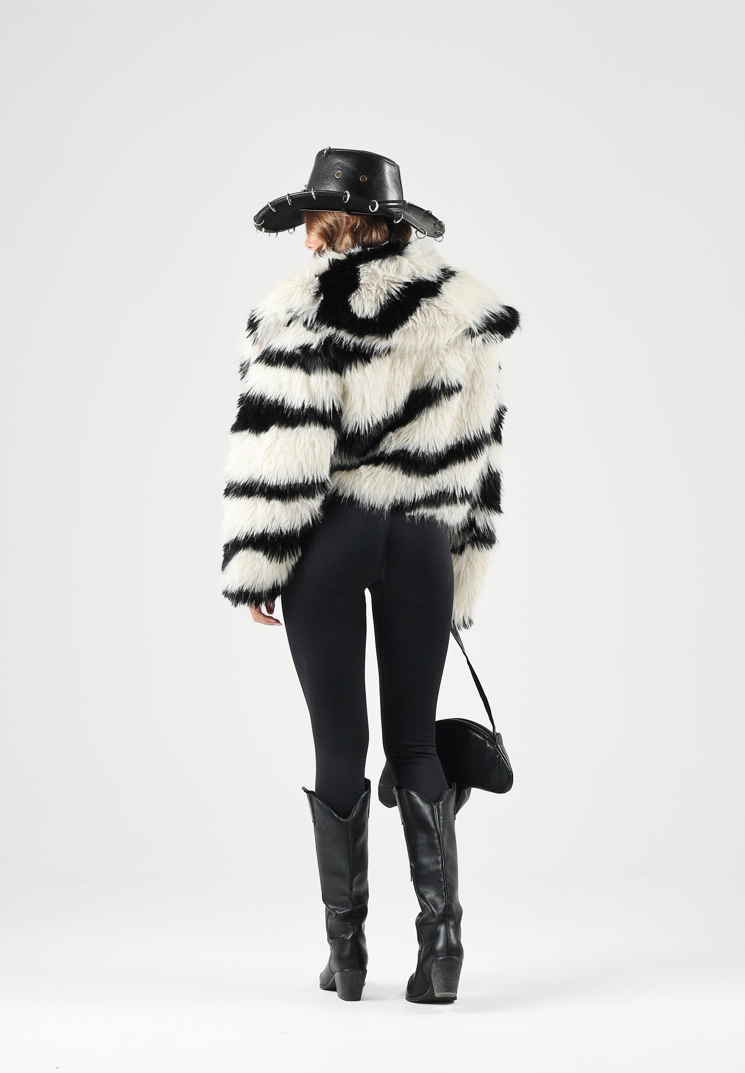 PATRIZIA PEPE Pelliccia ZEBRA FUR bianco e nero da donna con motivo animalier 2O0061E0015 J372 PATRIZIA PEPE 