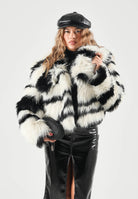 PATRIZIA PEPE Pelliccia ZEBRA FUR bianco e nero da donna con motivo animalier 2O0061E0015 J372 PATRIZIA PEPE 