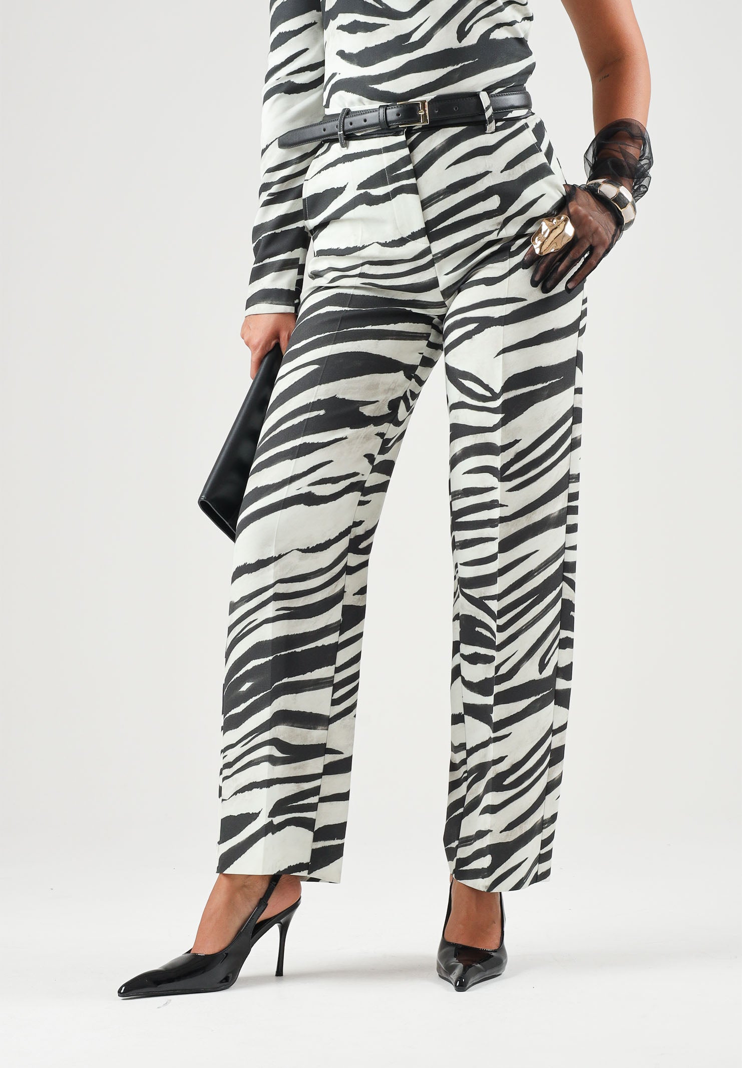PATRIZIA PEPE Pantaloni eleganti nero e bianco da donna con motivo animalier zebrato e linea dritta. 2P0068C0280 J373 PATRIZIA PEPE 