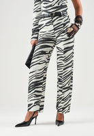 PATRIZIA PEPE Pantaloni eleganti nero e bianco da donna con motivo animalier zebrato e linea dritta. 2P0068C0280 J373 PATRIZIA PEPE 