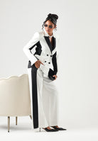 PATRIZIA PEPE Giacca doppiopetto bianca-nera da donna con revers a contrasto 8S0000C7004 J526 PATRIZIA PEPE 