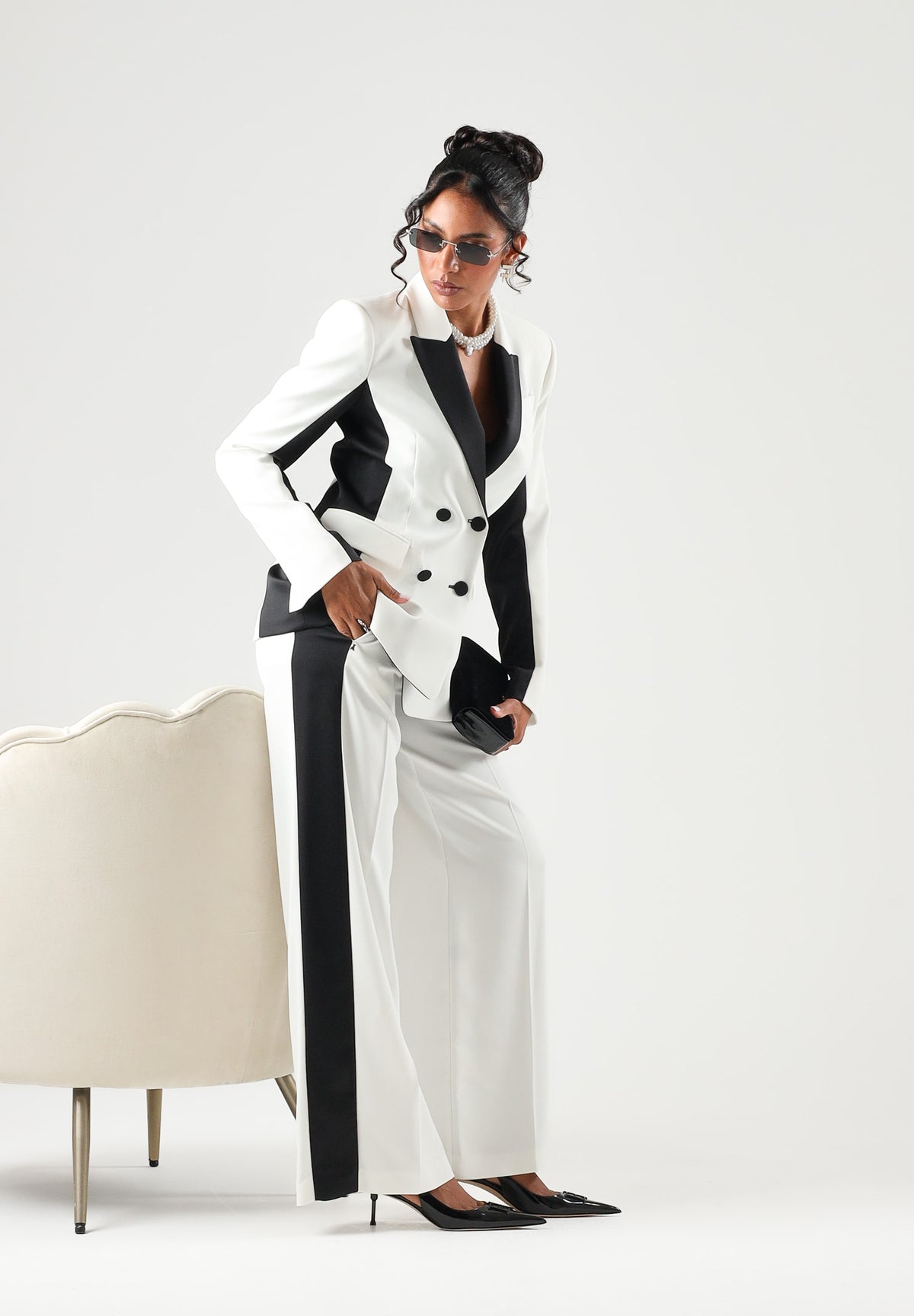 PATRIZIA PEPE Giacca doppiopetto bianca-nera da donna con revers a contrasto 8S0000C7004 J526 PATRIZIA PEPE 