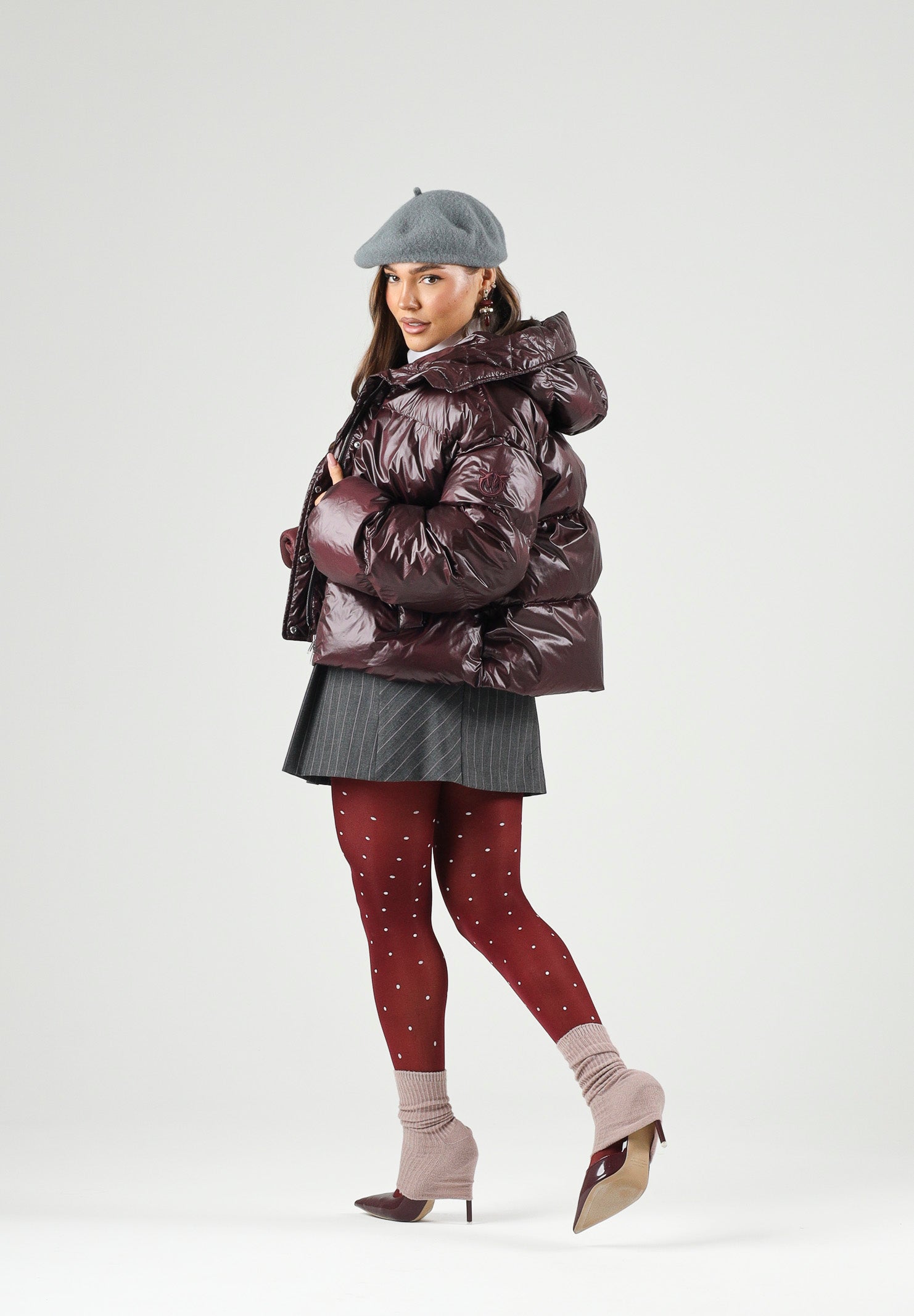 PINKO Piumino IMPASTO bordeaux scuro da donna con finitura semilucida e cappuccio avvolgente. 105656A3FI RR7 PINKO 