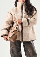 PINKO Montone CELOSIA PECAOAT marrone-beige da donna con colletto alto e chiusura frontale con zip. 107165A3FJ ZL3 PINKO 