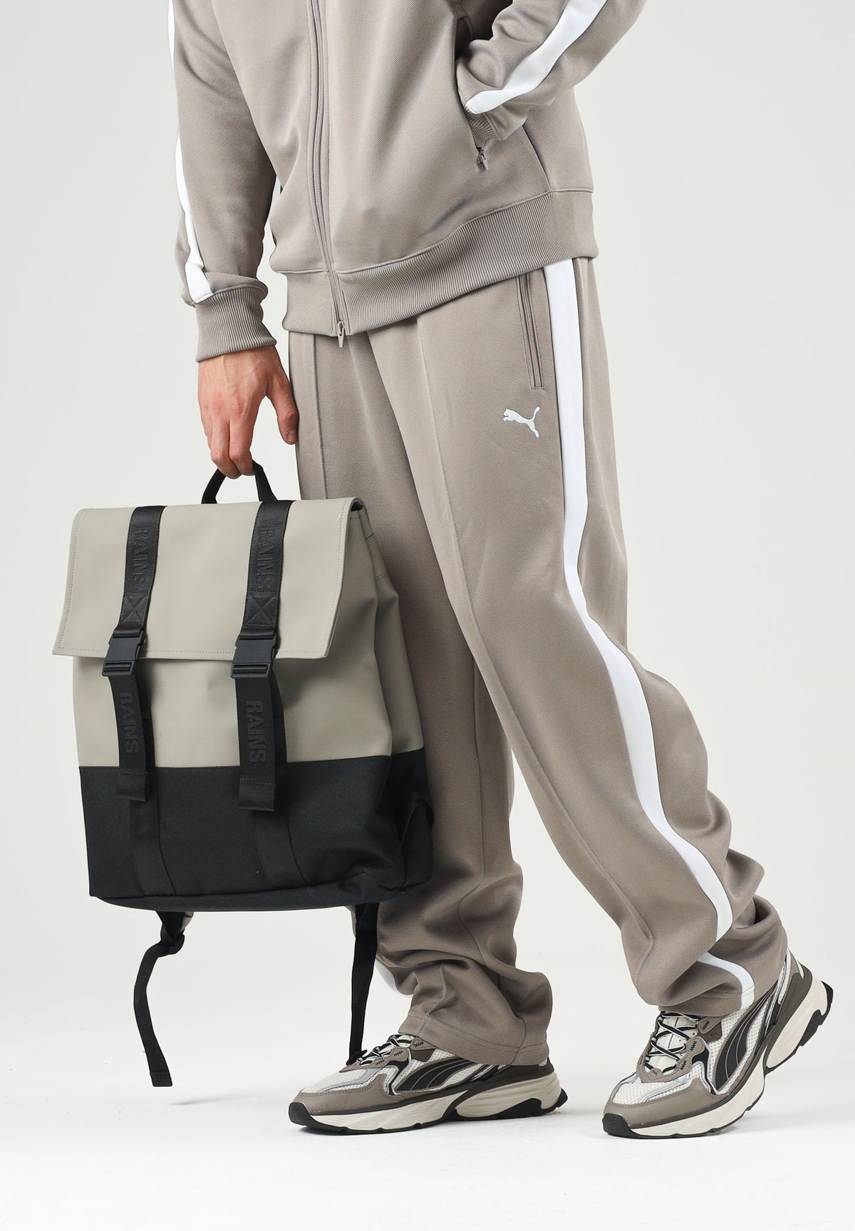 PUMA Pantaloni  beige per uomo con bande laterali a contrasto 629589 81 PUMA 
