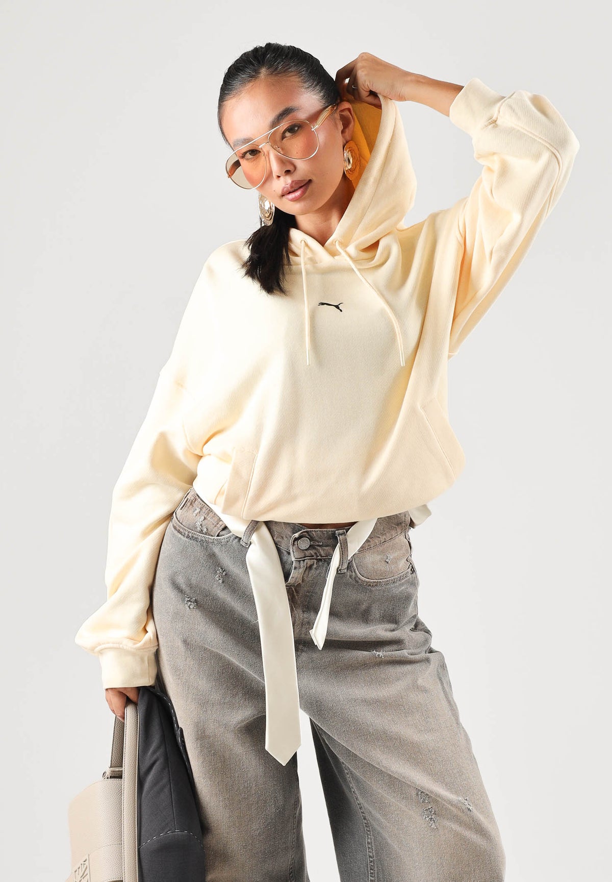 PUMA Felpa con cappuccio ESSENTIALS burro da donna con tasca a marsupio e taglio abbondante. 636672 88 PUMA 