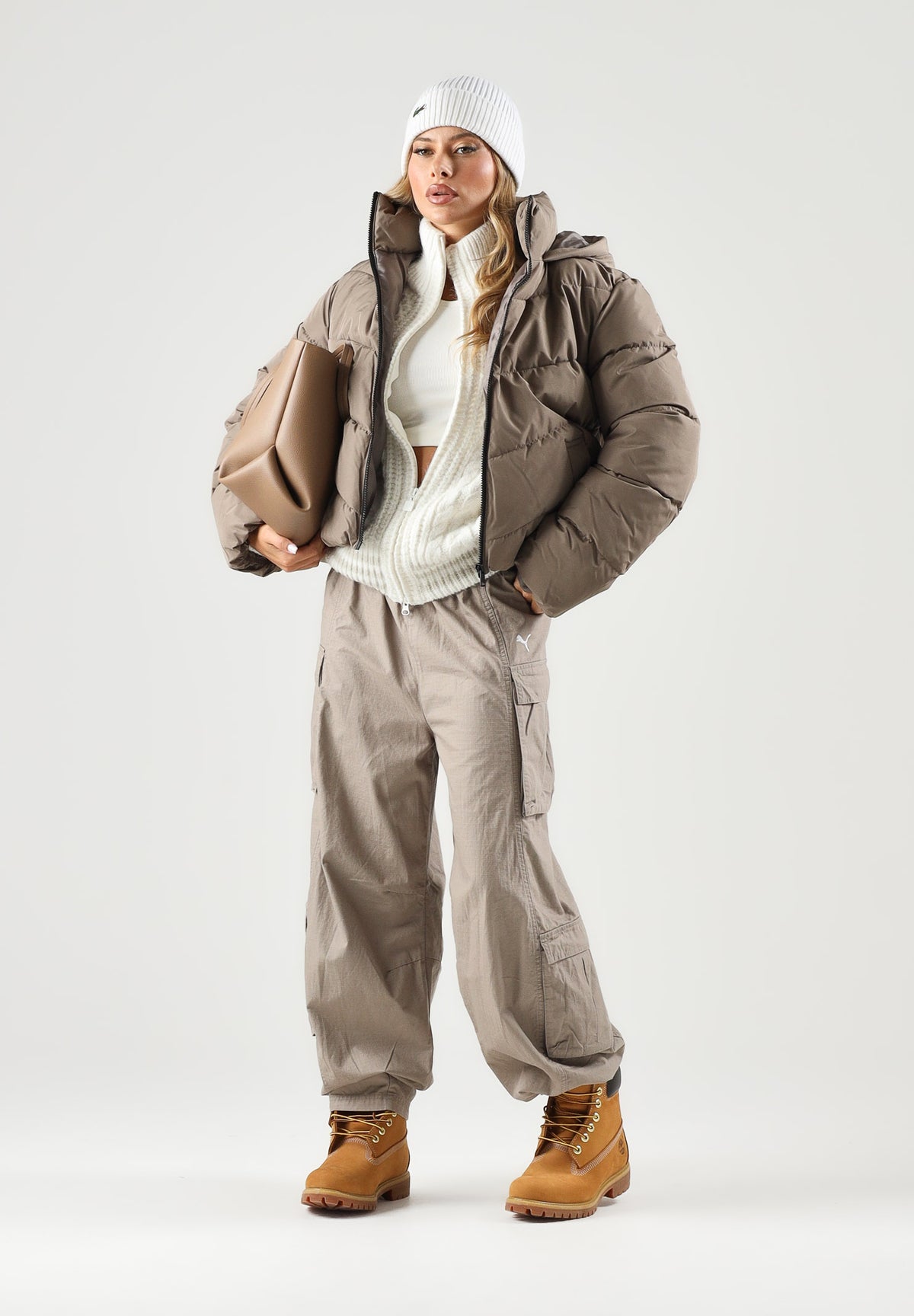 PUMA Pantalone ESSENTIALS RELAXED CARGO  beige da donna con tasconi laterali e vita elasticizzata 636675 81 PUMA 