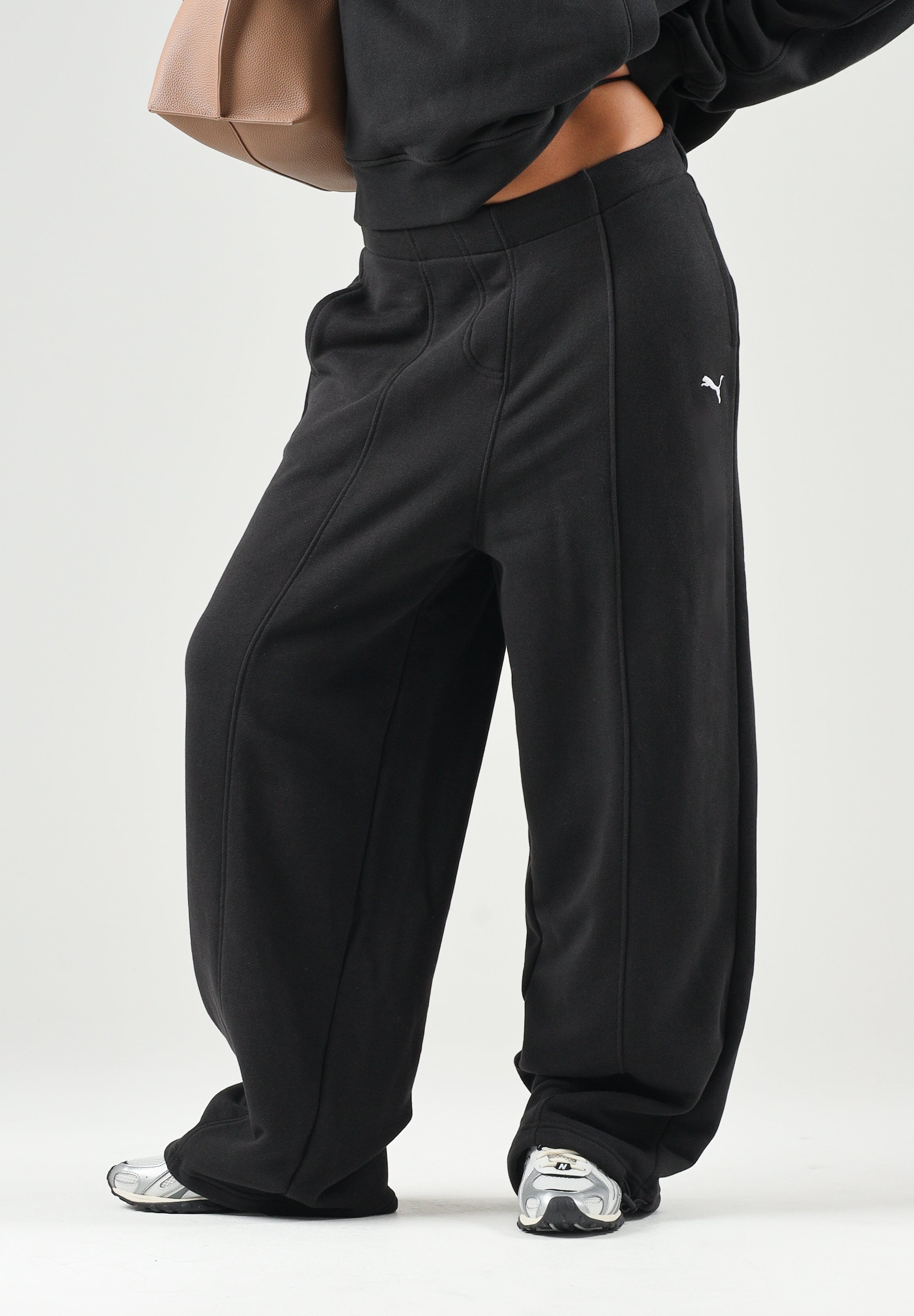 PUMA Pantaloni ESSENTIALS nero da donna con fondo aperto regolabile, cintola elasticizzata 636677 01 PUMA 