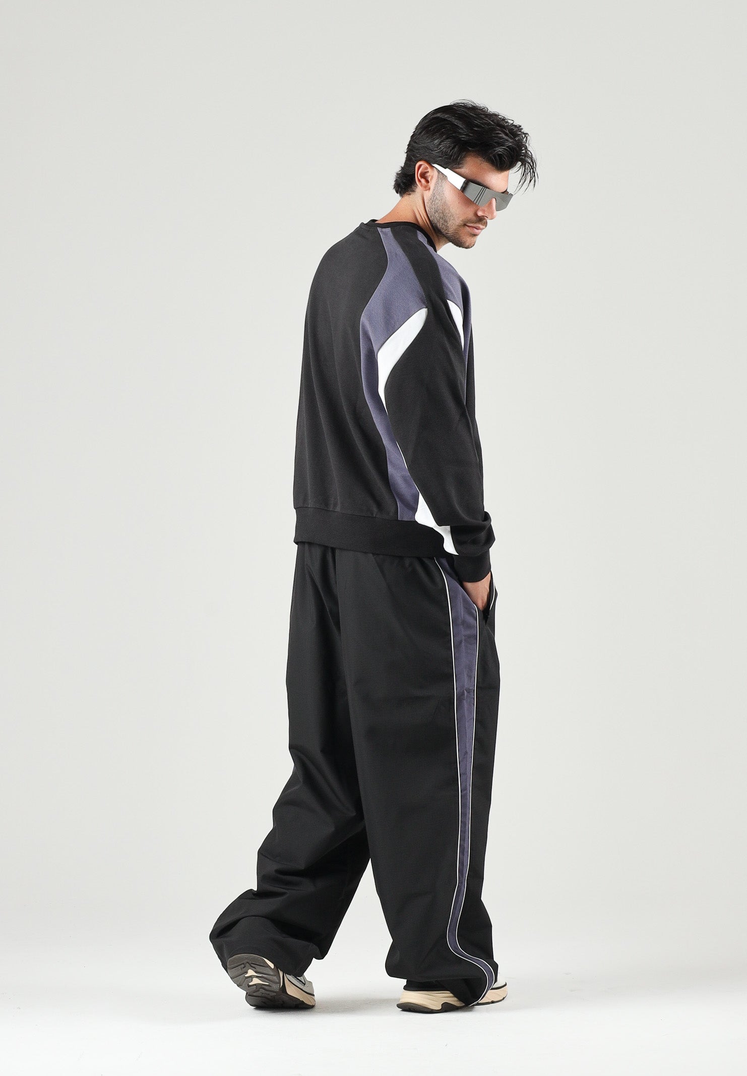 PUMA Felpa girocollo MOTO CREWNECK nera  da uomo con dettagli color block, logo frontale 636723 01 PUMA 