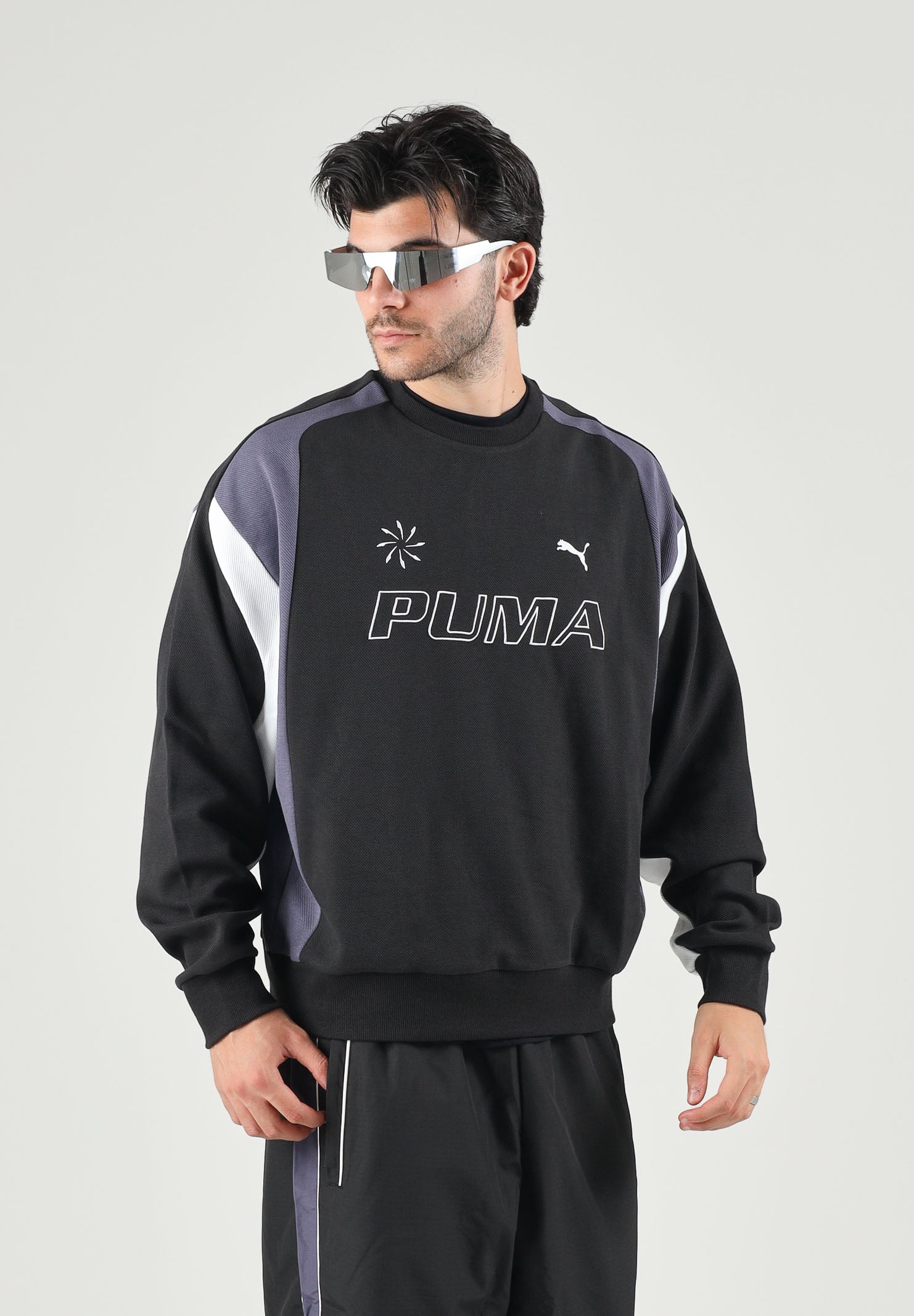 PUMA Felpa girocollo MOTO CREWNECK nera  da uomo con dettagli color block, logo frontale 636723 01 PUMA 