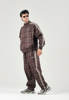 PUMA Felpa con zip PLAID TRACK JACKET marrone per uomo con motivo a quadri tartan, bande laterali a contrasto 636731 33 PUMA 