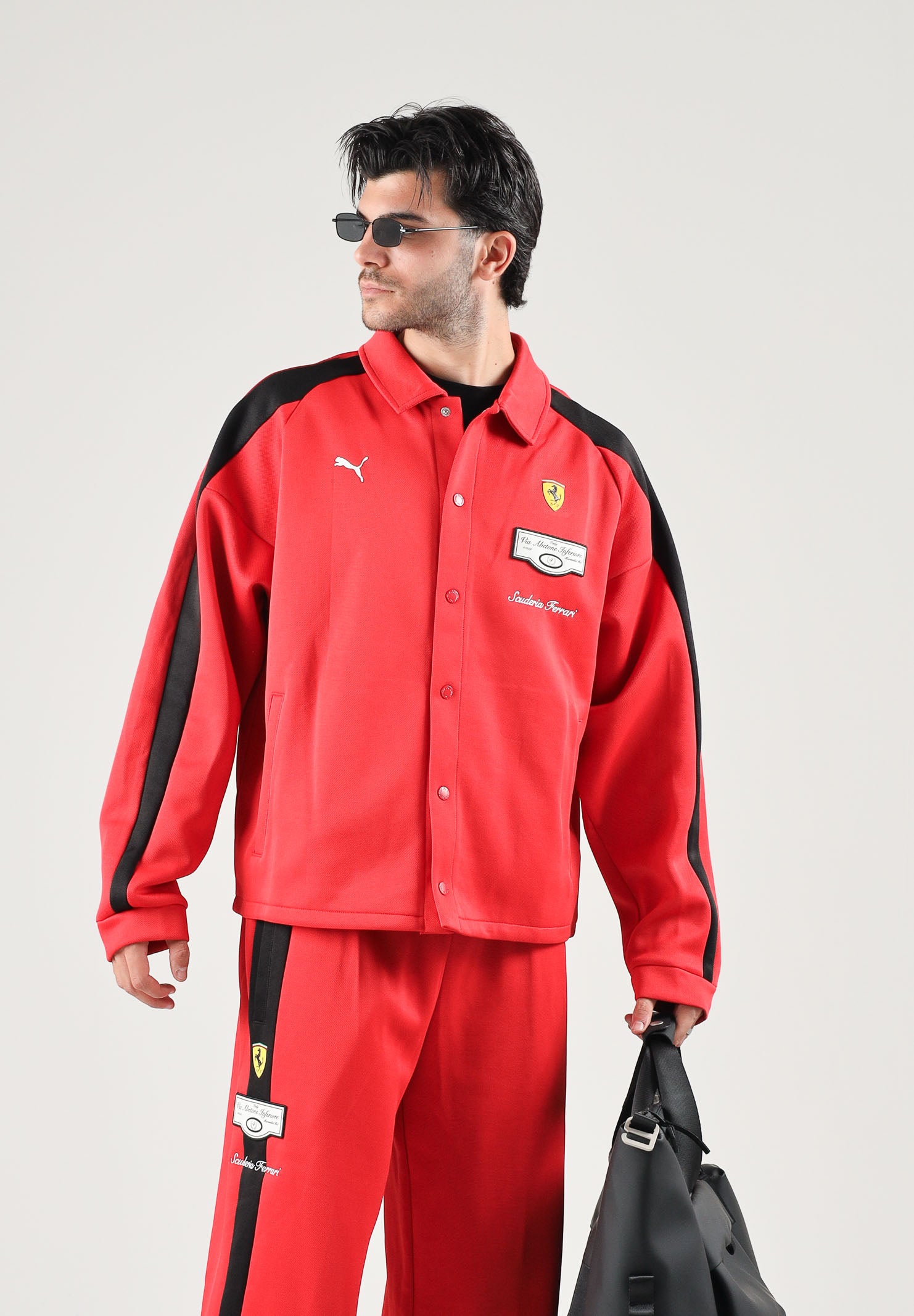 PUMA Giacca FERRARI TRACK rossa da uomo con bottoni a pressione, colletto a camicia e stemma Ferrari 637055 02 PUMA 