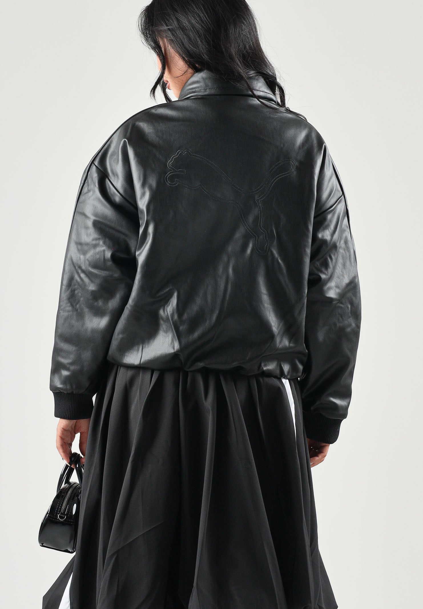PUMA Giubbotto in pelle  FAUX LEATHER  nero da donna con colletto a camicia e zip frontale. 637143 01 PUMA 