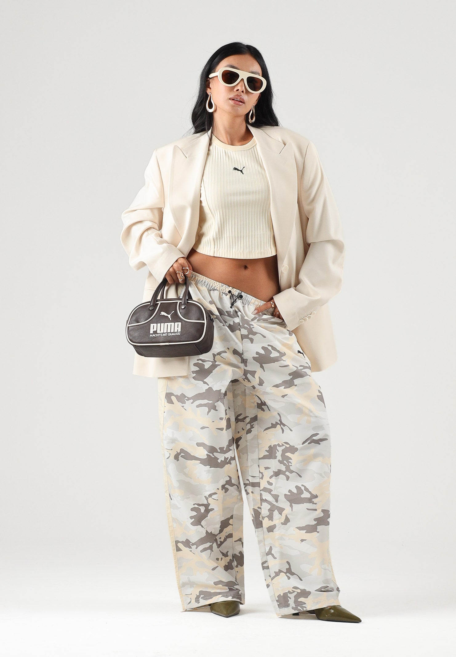 PUMA Pantalone DARE TO CAMO giallo da donna con motivo mimetico sfumato 638346 88 PUMA 