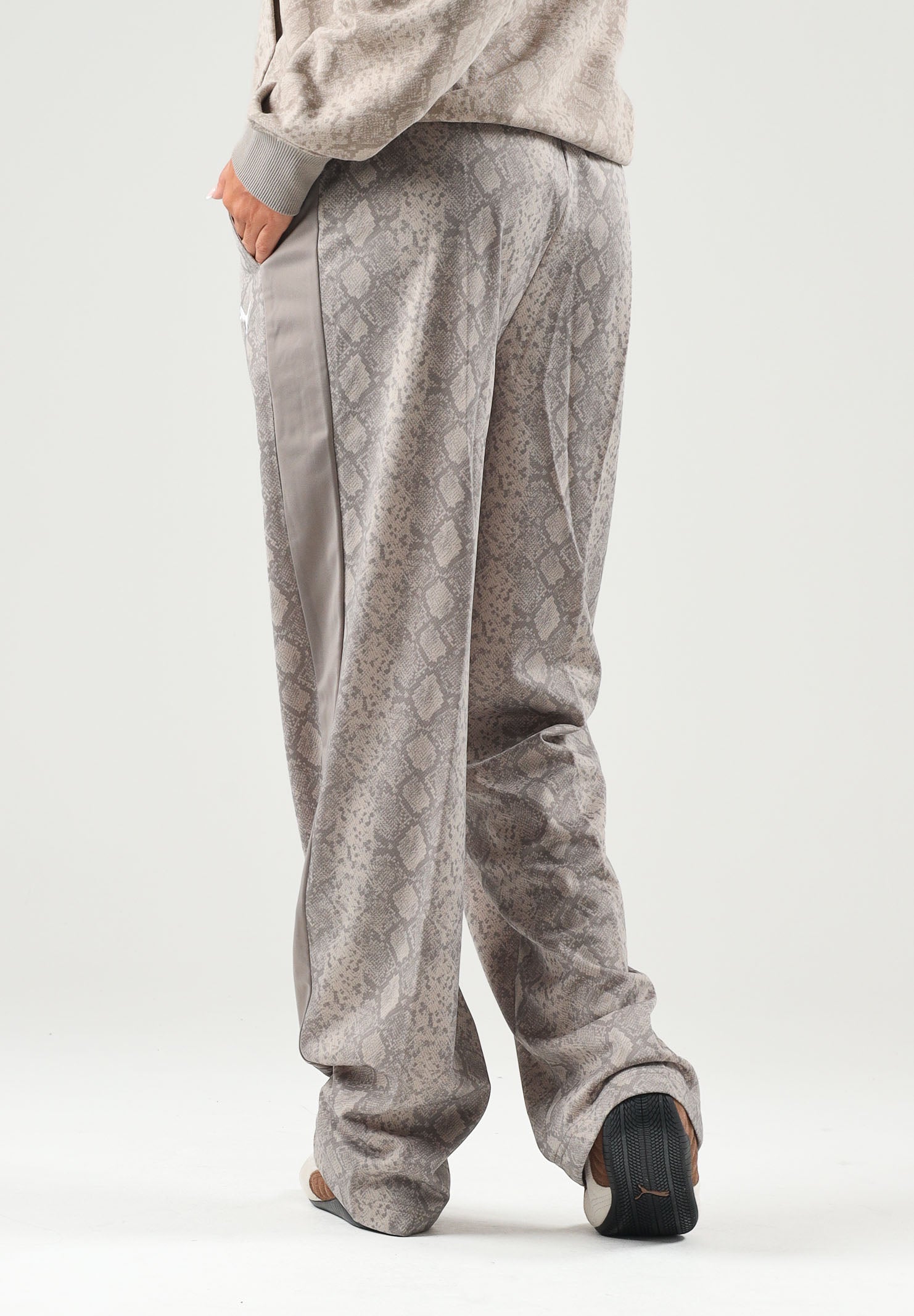 PUMA Pantalone PYTHON PRINT TRACK PANTS beige  da donna con stampa pitonata 638733 81 PUMA 