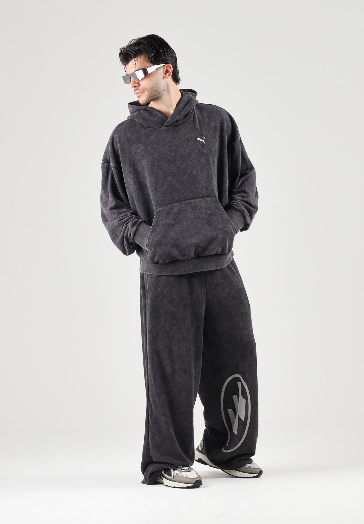 PUMA Felpa con cappuccio DARE TO WASHED nera per uomo e donna con trattamento di lavaggio vintage 638738 01 PUMA 