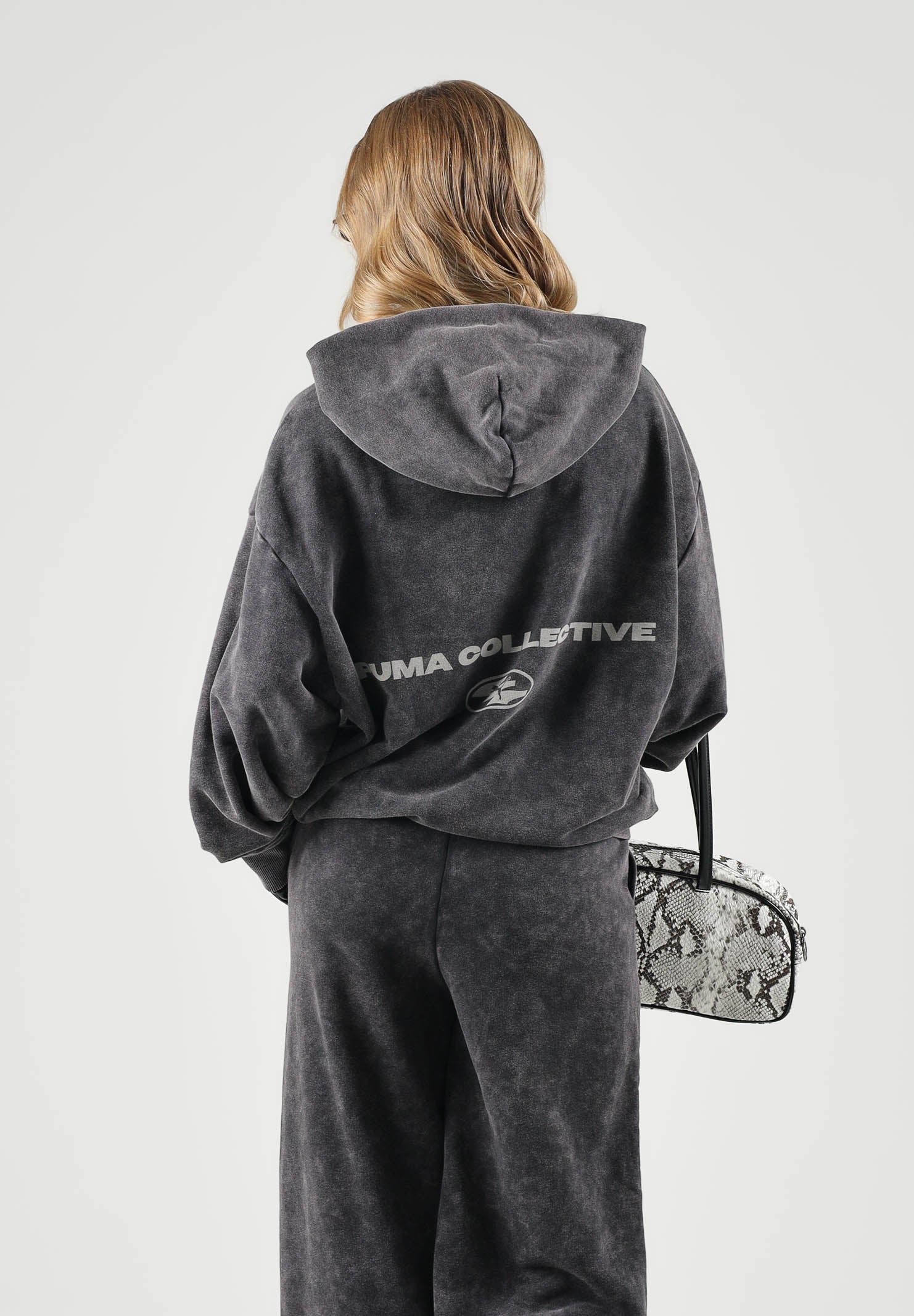 PUMA Felpa con cappuccio DARE TO WASHED nera per uomo e donna con trattamento di lavaggio vintage 638738 01 PUMA 