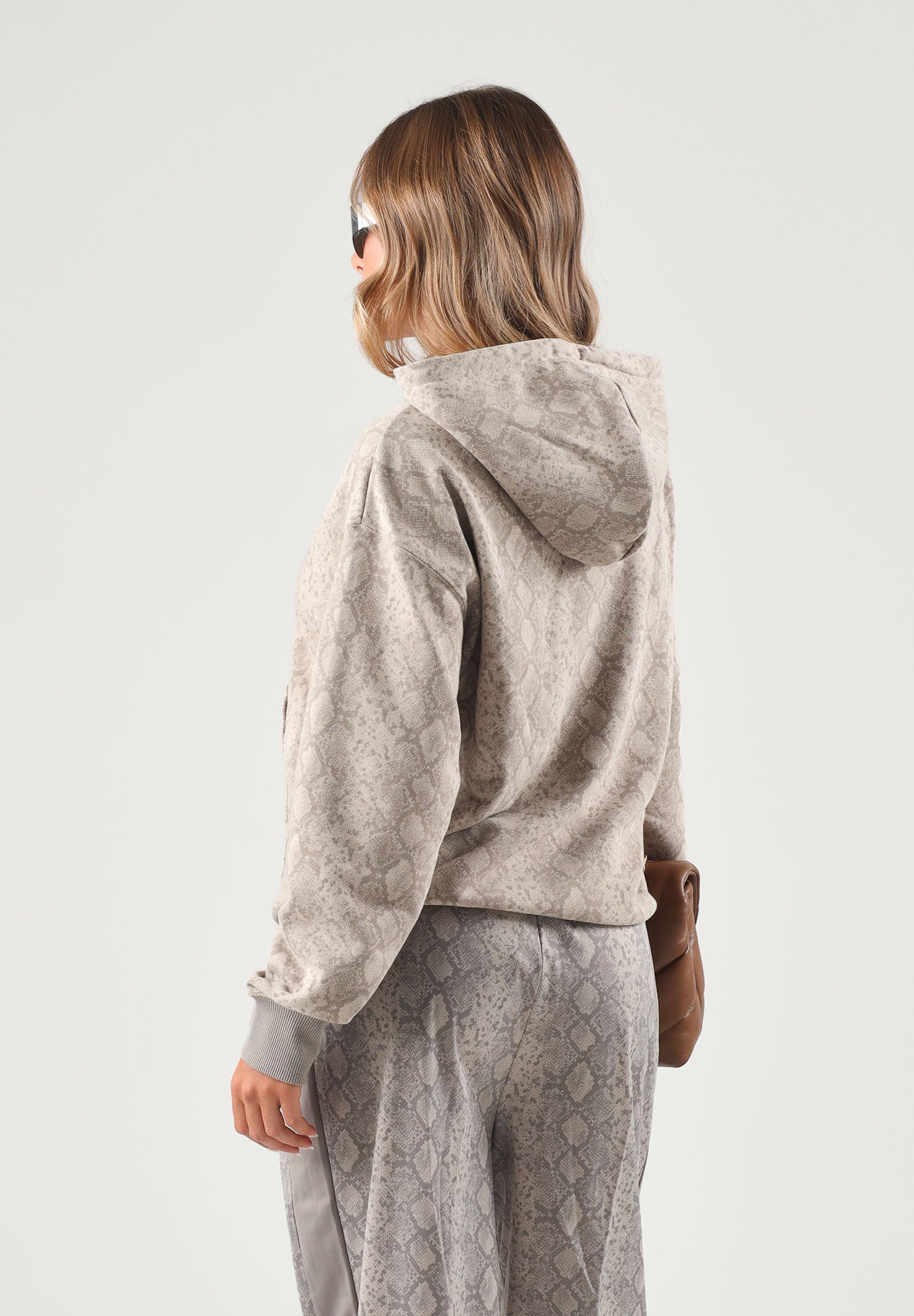 PUMA Felpa con cappuccio CLASSICS beige per donna con trama animalier pitonata 638748 81 PUMA 