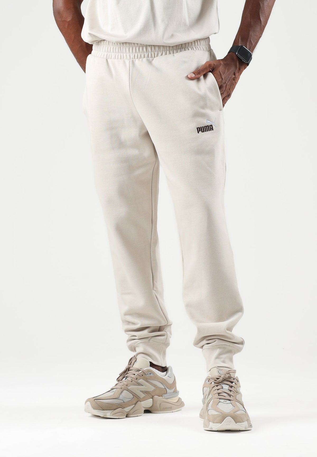 PUMA Pantaloni sportivi ESS Small beige da uomo con caviglie elasticizzate e fascia in vita. 684713 92 PUMA 