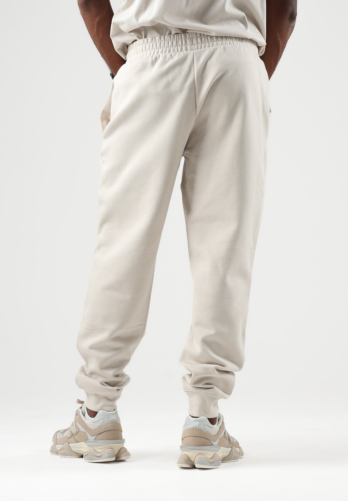 PUMA Pantaloni sportivi ESS Small beige da uomo con caviglie elasticizzate e fascia in vita. 684713 92 PUMA 