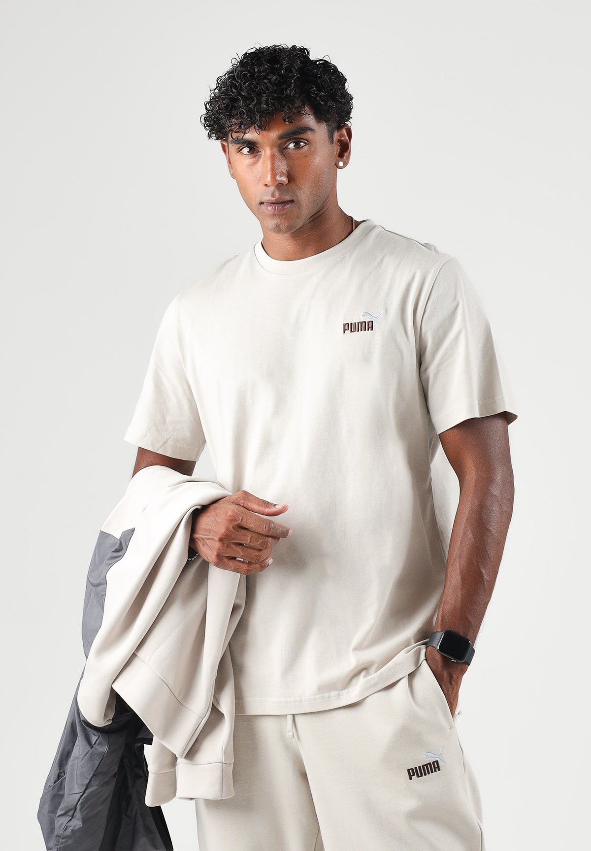 PUMA T-shirt manica corta ESS Small  beige chiaro da uomo con logo ricamato sul petto 684717 92 PUMA 