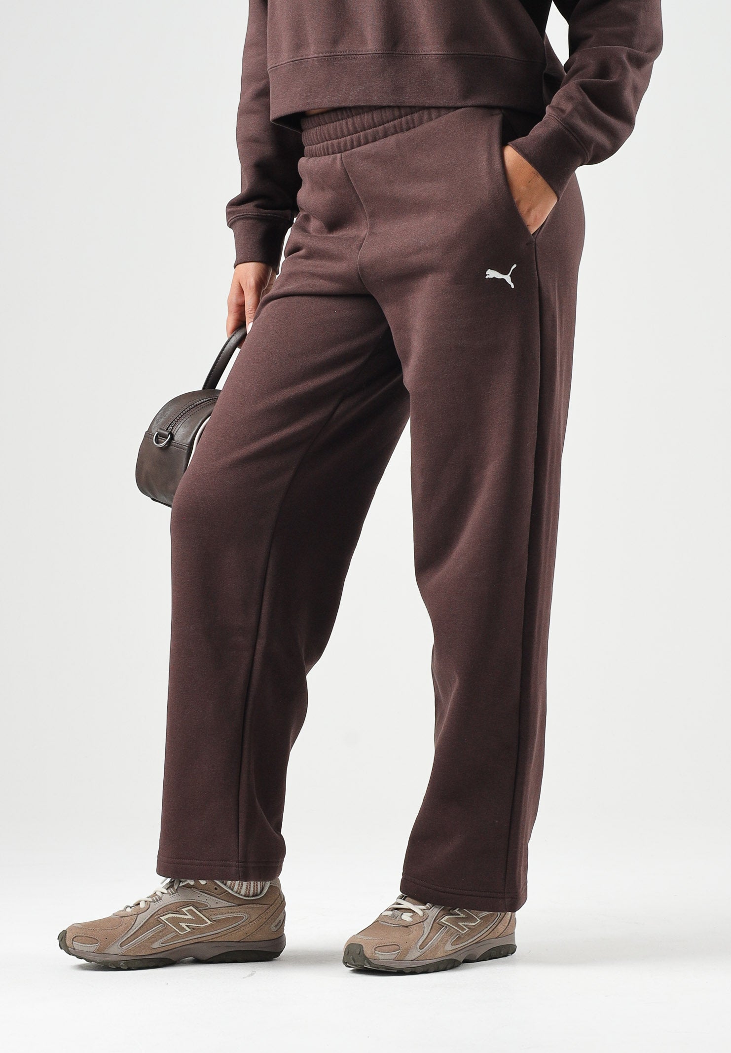 PUMA Tuta DOWNTOWN SWEATSUIT marrone per donna con mini logo iconico laterale 693995 33 PUMA 