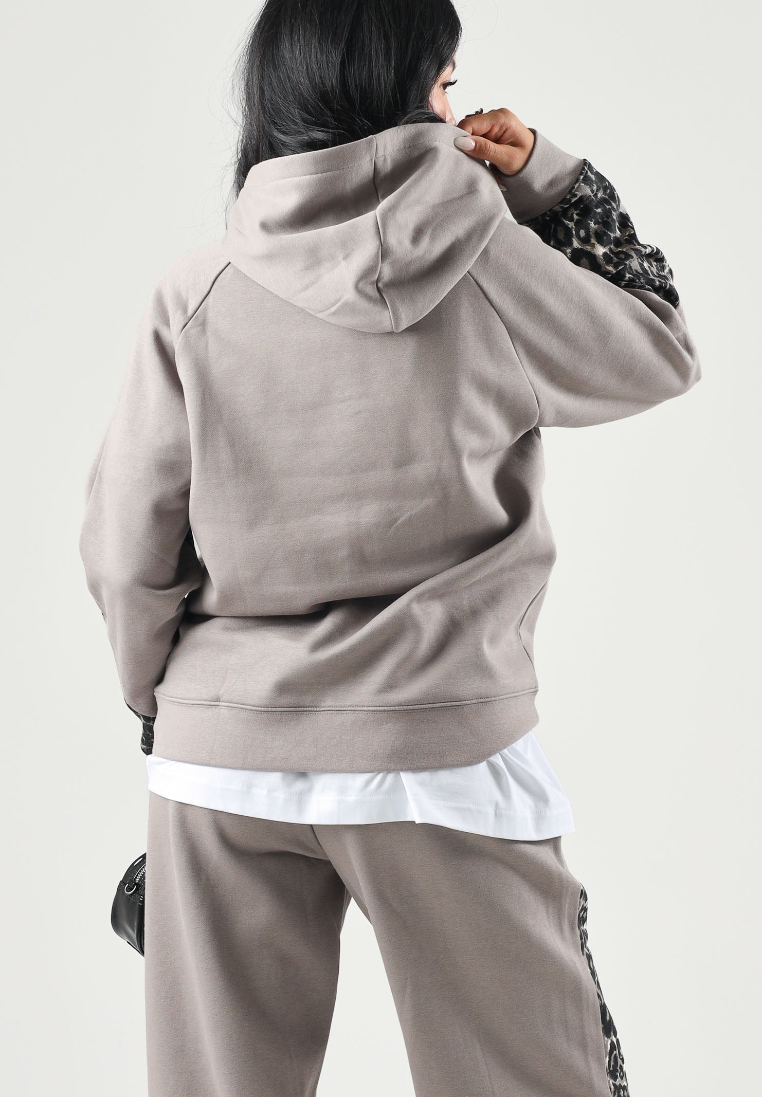 PUMA Felpa con cappuccio RUN HOODIE beige  da donna con inserti manica stampati 694007 81 PUMA 