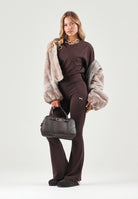 PUMA T-shirt RELAXED marrone da donna taglio cropped con maniche ampie e spacchetti laterali. 694030 33 PUMA 
