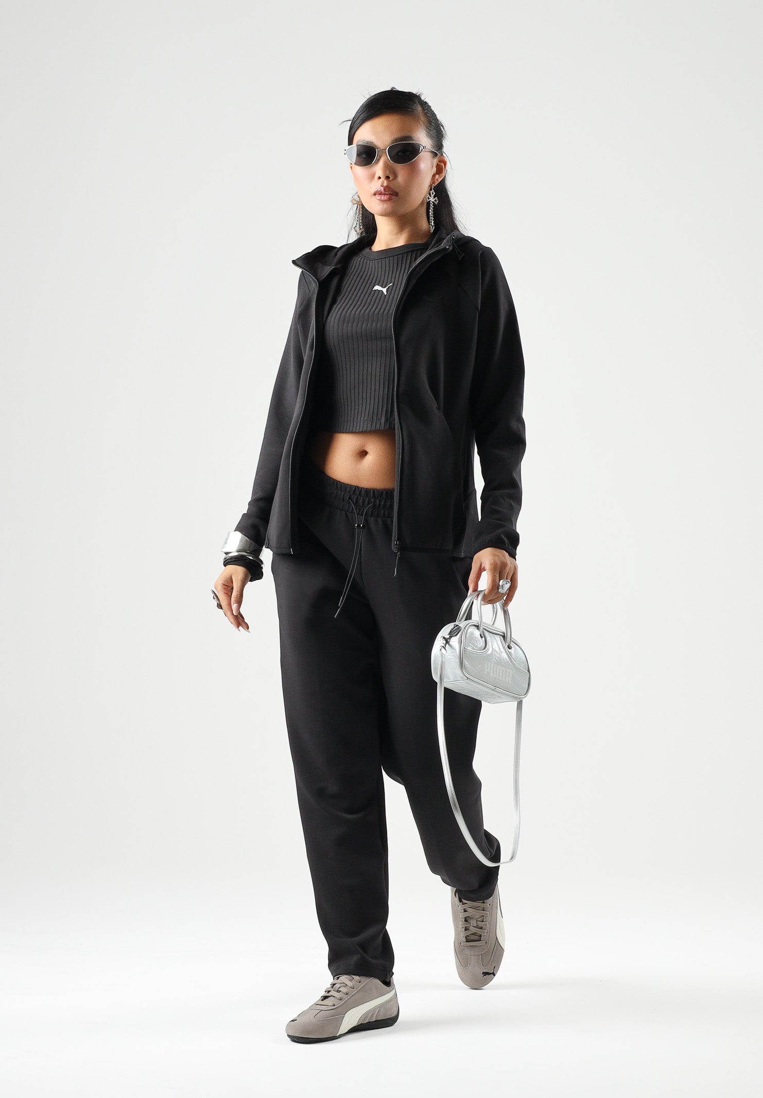 PUMA Pantaloni STRAIGHT LEG neri da donna con vita elasticizzata, coulisse e tasche laterali. 694036 01 PUMA 