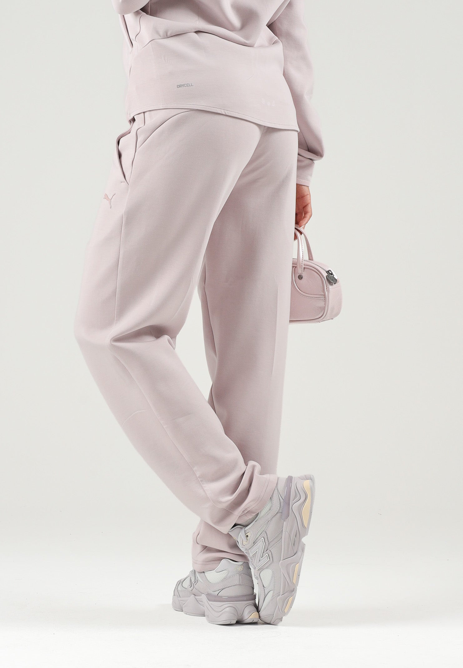 PUMA Pantalone STRAIGHT LEG  rosa da donna con vita elasticizzata, coulisse e tasche laterali. 694036 49 PUMA 
